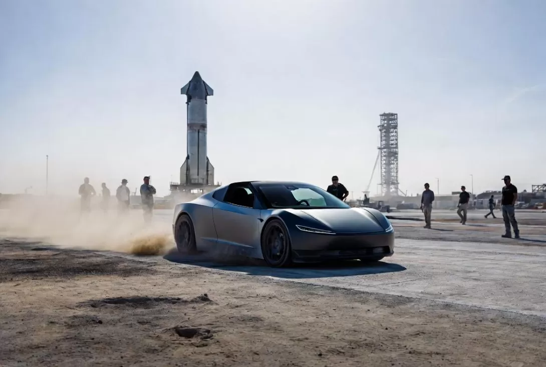Mash сообщил о демонстрации Tesla Roadster с переворотом в воздухе в США